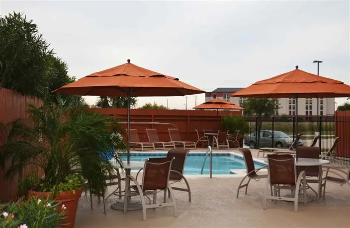 Best Western PLUS Hobby Airport Inn and Suites 