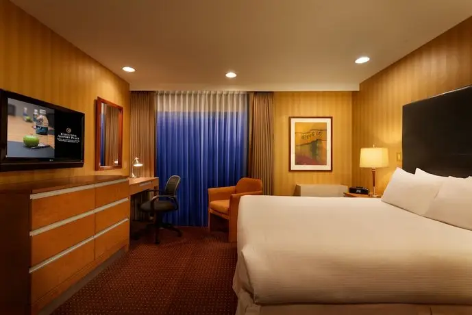 Executive Hotel Vancouver Airport 