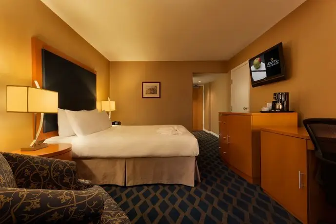 Executive Hotel Vancouver Airport 