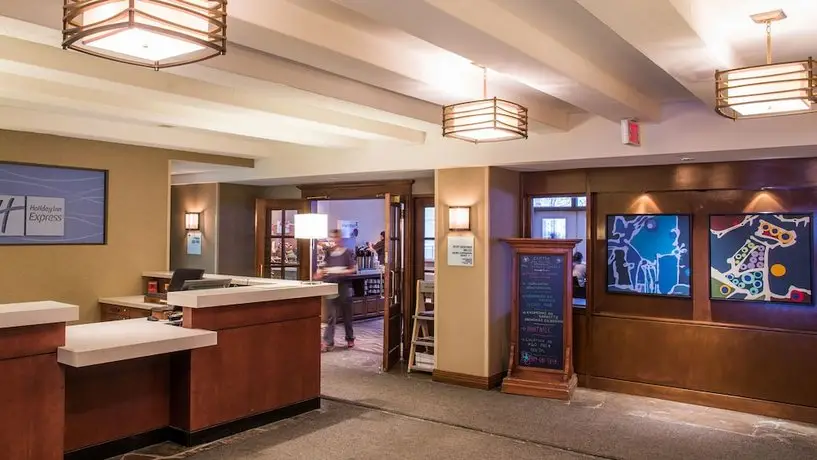 Holiday Inn Express & Suites Tremblant