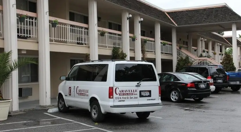 Caravelle Inn & Suites 