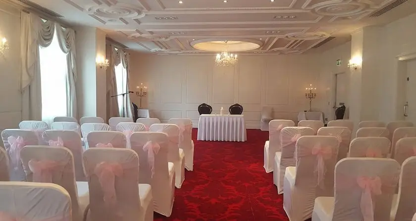 Rochestown Park Hotel 