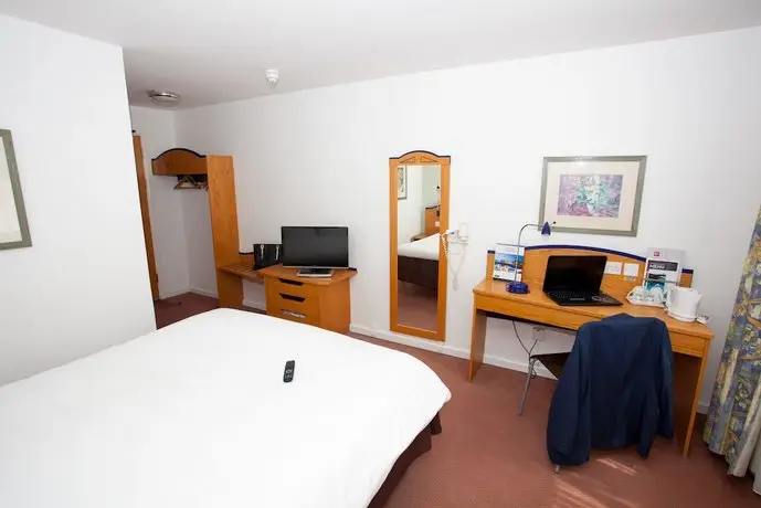 Ibis Cardiff Gate - International Business Park 