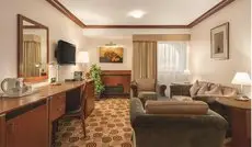 Ramada By Wyndham Bahrain 