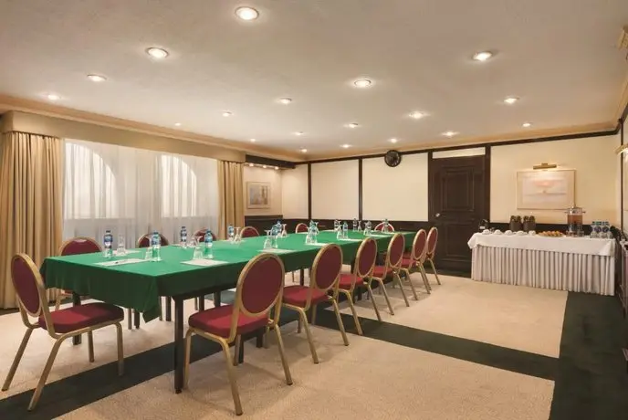 Ramada By Wyndham Bahrain 