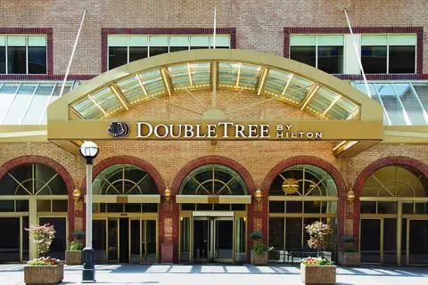 DoubleTree by Hilton Toronto Downtown 