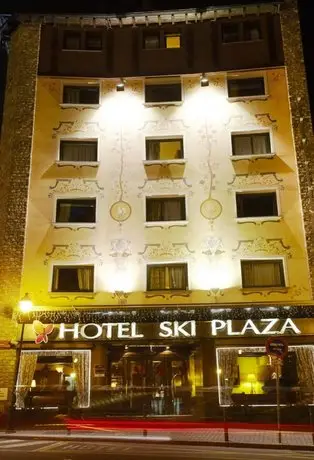 Ski Plaza 