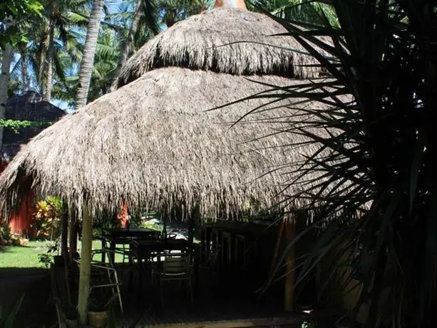 Surfers Home Boracay Cottages 