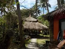 Surfers Home Boracay Cottages 