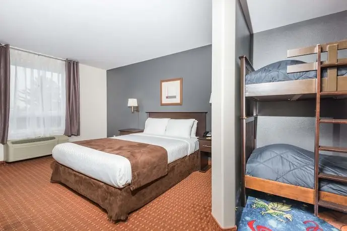 Super 8 by Wyndham Quebec City 