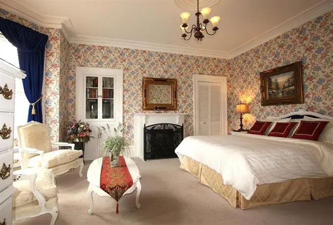 Balmoral House Bed & Breakfast 