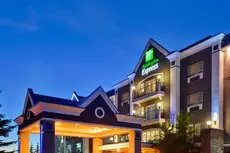 Holiday Inn Express Calgary South 