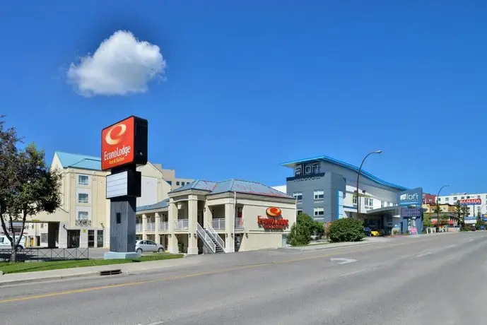 Econo Lodge Inn & Suites University 