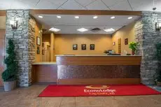 Econo Lodge Inn & Suites University 