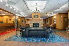 Econo Lodge Inn & Suites University 