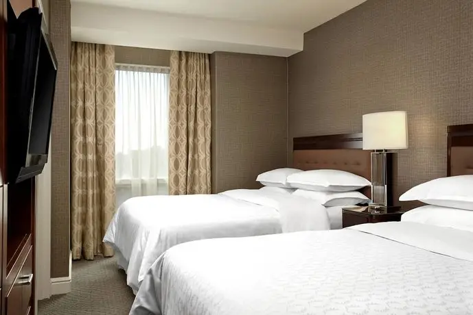 Sheraton Suites Calgary Eau Claire 