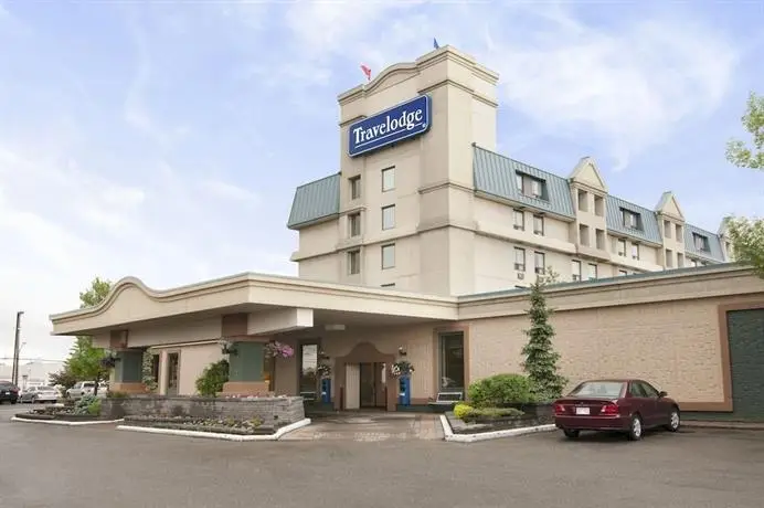 Travelodge by Wyndham Calgary International Airport South