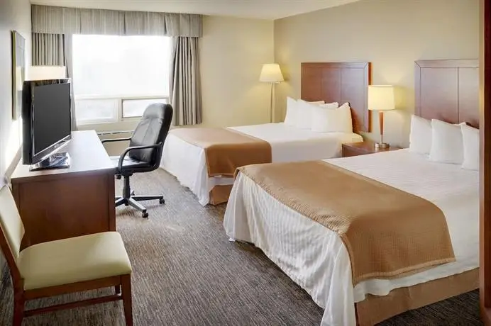 Travelodge by Wyndham Calgary International Airport South 