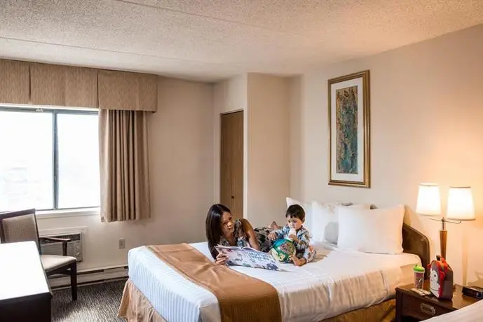 Travelodge by Wyndham Calgary International Airport South 