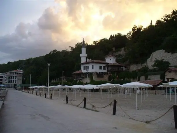 Paris Hotel Balchik 