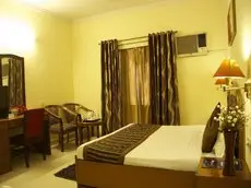 OYO 495 Hotel Chaupal 