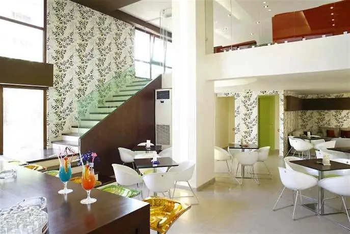 Atrium Ambiance Hotel 