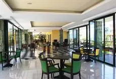 Eri Beach & Village Hotel 