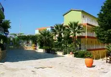 Eri Beach & Village Hotel 