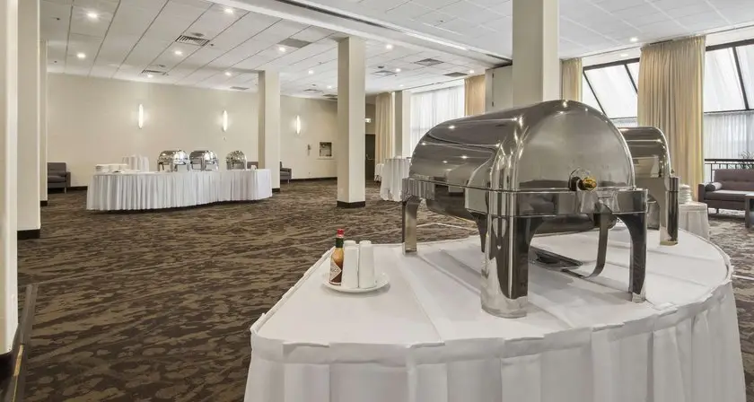 Best Western Premier Calgary Plaza Hotel & Conference Centre 