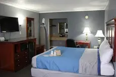 Quarters Inn & Suites 