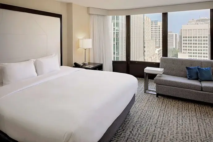 DoubleTree by Hilton Chicago Magnificent Mile 