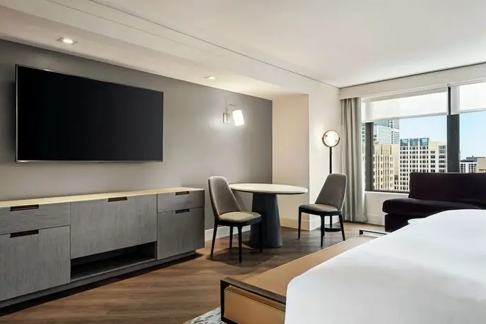 DoubleTree by Hilton Chicago Magnificent Mile 