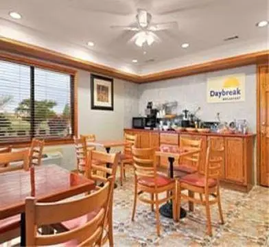 Days Inn by Wyndham Slidell 