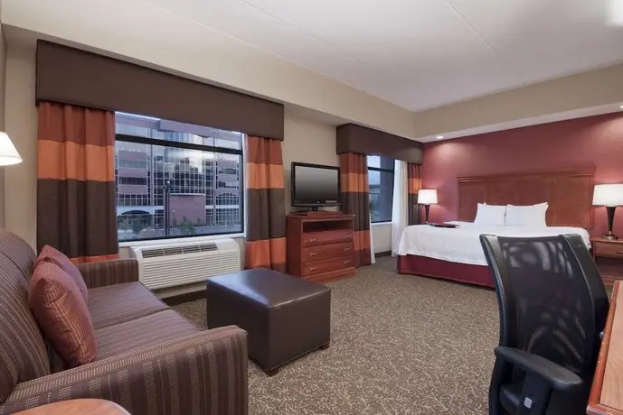 Hampton Inn & Suites Pittsburgh Downtown 