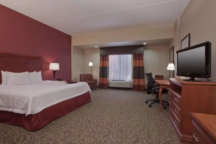 Hampton Inn & Suites Pittsburgh Downtown 