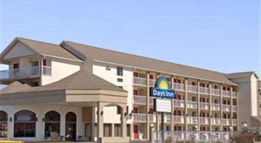 Days Inn by Wyndham Apple Valley Pigeon Forge Sevierville