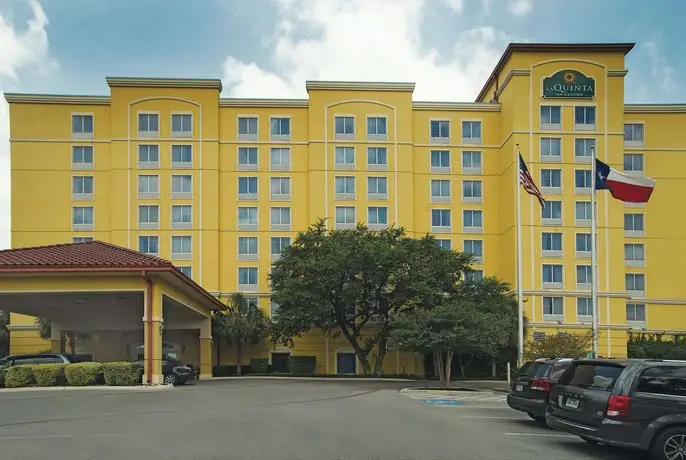 La Quinta Inn & Suites San Antonio Medical Ctr NW