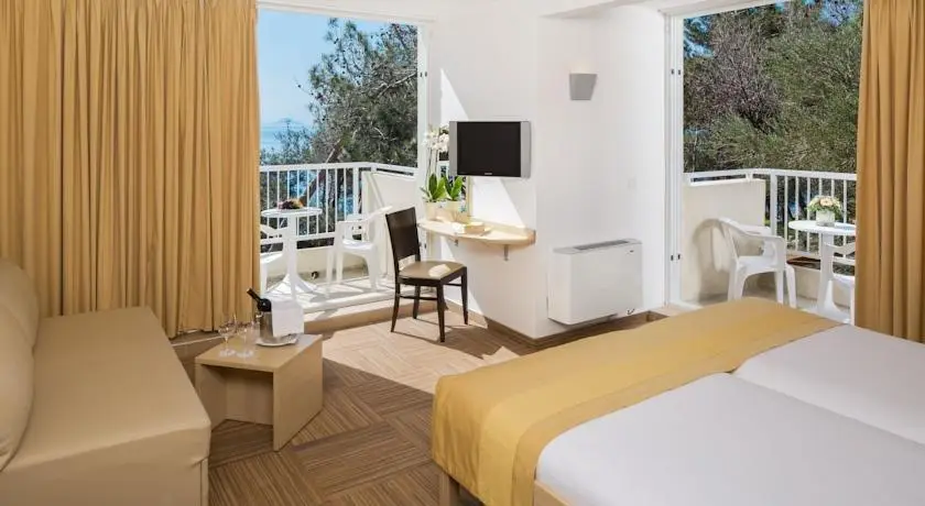 Valamar Bellevue Hotel & Residence 