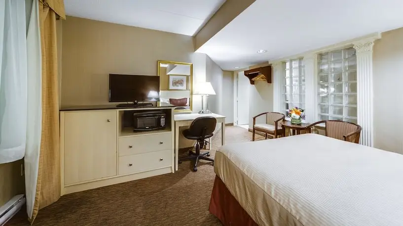 Monte Carlo Inn Toronto West Suites 