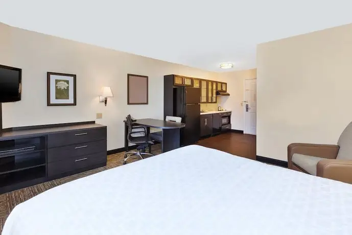 Candlewood Suites Polaris 