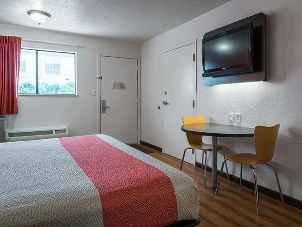 Motel 6 Columbus - OSU Columbus 