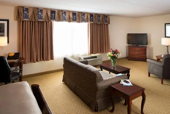 BEST WESTERN Plus Cedar Bluff Inn 