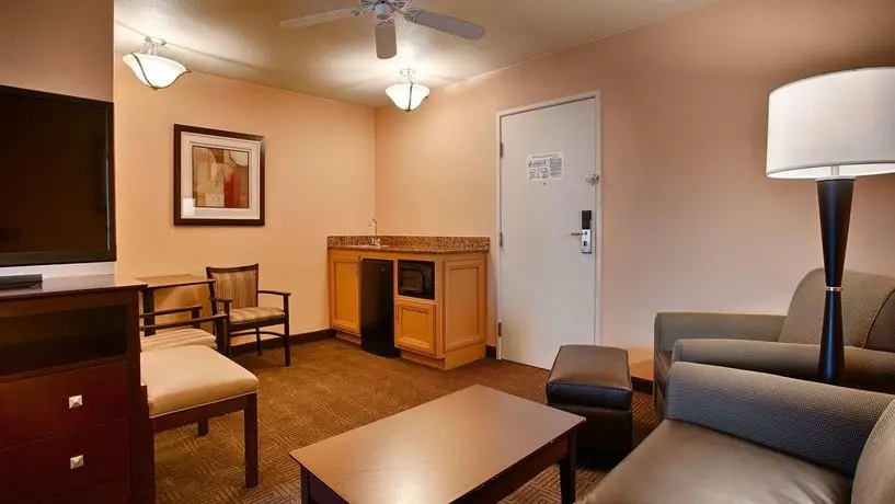 Best Western Plus Vermilion River Inn & Suites