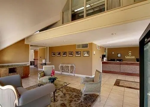 Lafayette Airport Inn