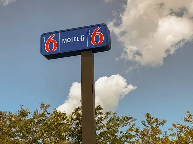 Motel 6 Lexington KY - North 