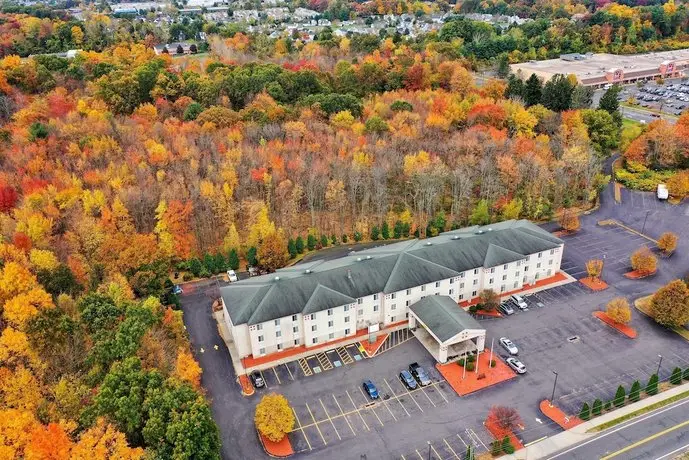 Manchester Inn & Suites