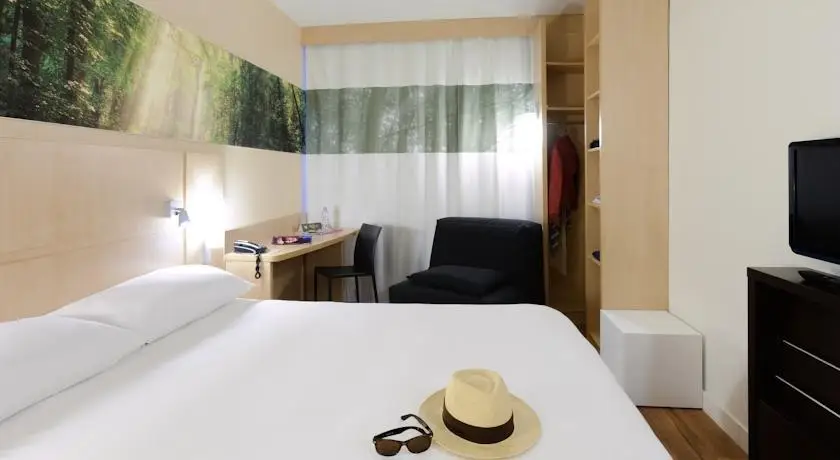 Ibis Styles Deauville Villers Plage 