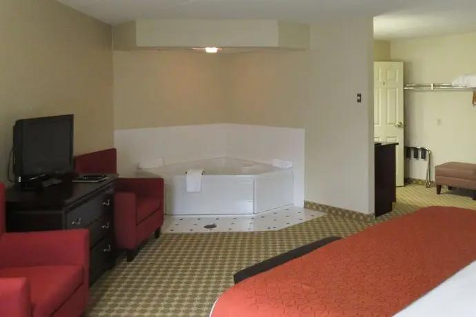 Quality Inn & Suites Alexandria 