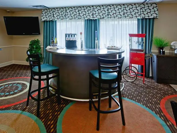 La Quinta Inn & Suites Columbus - Edinburgh 