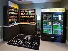 La Quinta Inn & Suites Columbus - Edinburgh 